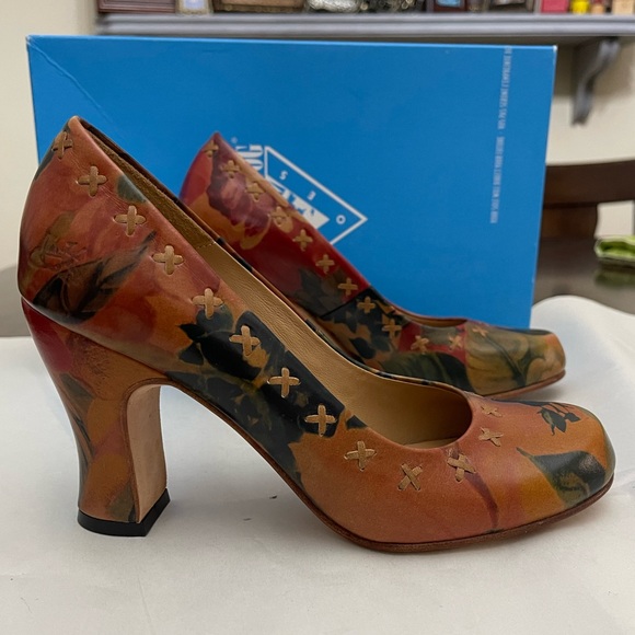 John Fluevog Daily Miracles: Fortune Floral - Picture 8 of 16